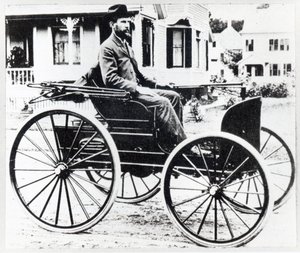 Første amerikanske bil, designet og bygget af Charles og Frank Duryea af American Photographer