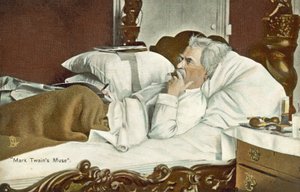 Mark Twain ligger i sengen og ryger en cigar (farvefoto) af American Photographer