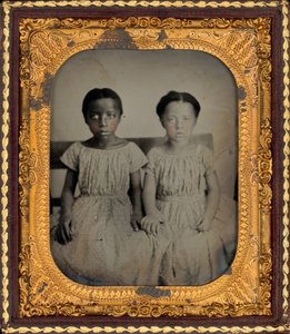Portræt af to piger, ca. 1860 (foto) af American Photographer