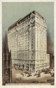 St Regis Hotel, East 55th Street og hjørnet af 5th Avenue, New York City, USA (farvefoto) af American Photographer