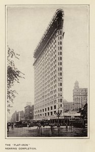 "Flat-Iron" nærmer sig færdiggørelse (s/h-foto) af American Photographer