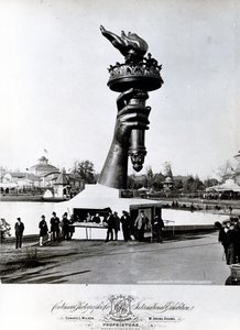 Frihedsgudindens hånd og fakkel, 1876 af American Photographer