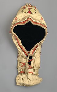 Vuggebræt med fjerpenge, lavet af Arapaho-folket, ca. 1870