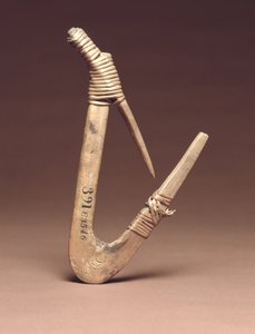 Helleflynderkrog, ca. 1800 (træ og granrod) af American School