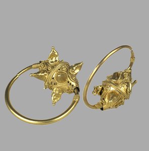 Guldvedhæng Kolt, 11.-12. århundrede af Ancient Russian Art