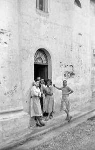 BITTERE DRUER - SØNDAGENS FÆLLESSKAB af Ando Gilardi