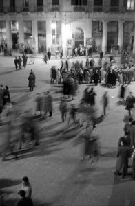 CROTONE - DYNAMIK PÅ TORVET af Ando Gilardi