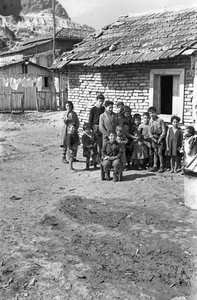 CROTONE - GRUPPE AF BØRN af Ando Gilardi