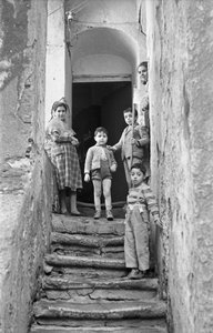 CROTONE - PÅ TRAPPEN af Ando Gilardi