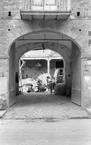 FORARBEJDNING AF HAMP, MORGENMAD PÅ ARBEJDE af Ando Gilardi