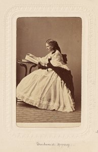 Hertuginde af Morny [født Troubetskoi, uægte datter af Nikolaj I]. af Andre Adolphe Eugene Disderi