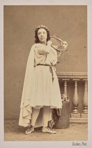 Portræt af sangerinden og komponisten Pauline Viardot 1821-1910, 1862. af Andre Adolphe Eugene Disderi
