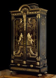Møbler i Louis XIV-stil (1661-1715): garderobe dekorerer figurer af Aspasie og Socrates lavet i eg, ebene og forgyldning af Andre Boulle (1642-1732) Vers 1710 Paris. Louvre-museet