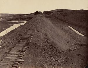 Billede 2. Granitkanon, fra vandtanken, 1869 (foto) af Andrew Joseph Russell