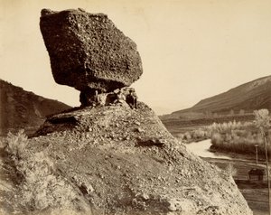 Sphinx of the Valley, fra The Great West Illustrated in a Series of Photographic Views across the Continent taken along the line of the Union Pacific Railroad West from Omaha, Nebraska by A.J. Russell, Volume I af Andrew Joseph Russell