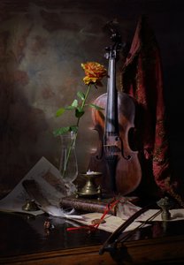Vintage-violin og rose af Andrey Morozov