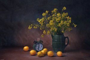 Stilleben med citron og blomster af Anna Wan
