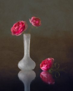 Refleksion i en rosevase af Anna Wan