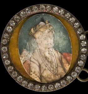 Jalaluddin Muhammad Akbar - Portræt af Akbar den Store (1542-1605), Mughal-kejser - Anonym - Akvarel, Gouache på horn - Museo del Prado, Madrid af Anonymous Anonymous