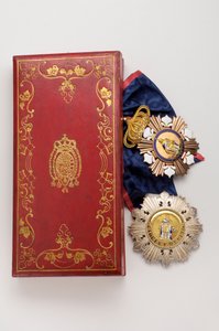 Kongedømmet af de to Sicilier (To Sicilier) - Saint Ferdinand og Merite-ordenen: emblemer af et ridderstorkors tilhørende et medlem af Storhertughuset i Baden - Midten af det 19. århundrede - Guld, sølv og emaljer; våbenkasse af de to Sicil af Anonymous Anonymous
