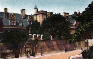 Paris: udsigt over Musee de Cluny. Fotografi af 1920 i "" Kunstnerisk Album"" af byen Paris. Privat samling. af Anonymous Anonymous