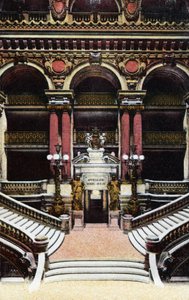 Paris: udsigt over den store trappe i Opera Garnier. Fotografi af 1920 i "" Kunstnerisk Album"" af byen Paris. Privat samling. af Anonymous Anonymous