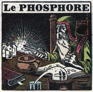 Fosforescens: fosfor. En alkymist leder efter den filosofiske sten i sit laboratorium. Anonym illustration fra 1925. Privat samling. af Anonymous Anonymous