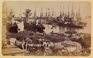 Byen Marseille og dens omgivelser omkring 1885 -1890: Bassin de la Joliette, fragtbord på katte, Privat samling af Anonymous Anonymous