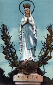 Jomfruen kronet i Lourdes - Hautes Pyrenees (65) omkring 1900. af Anonymous Anonymous