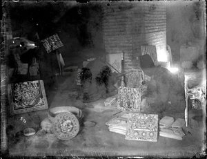 Flisemagere på deres værksted, ca. 1880-1930