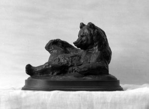 Siddende bjørn, modelleret 1833 (bronze)