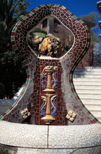Flisebelagt springvand, Guell Park (1900-1914)