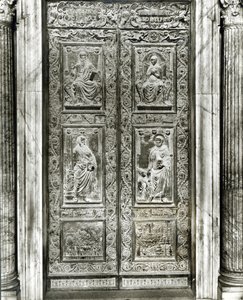Relief paneldør dekoreret med scener af Kristus, Jomfruen, SS. Peter og Paul og pave Eugenius IV
