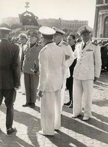 Album "MVSN- Blackshirts": Carlo Delcroix slutningen af krigen og guldmedaljen i hvid uniform fra "Corporal of Honour" fra MVSN (s/h foto) af Antonio Savio