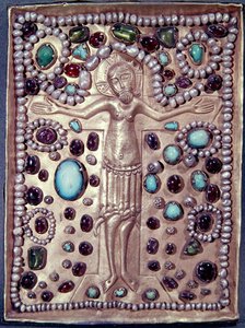 Relikvie-omslag af en bibel, der forestiller Kristus på korset (forgyldt sølv med perler og ædelsten) af Armenian School