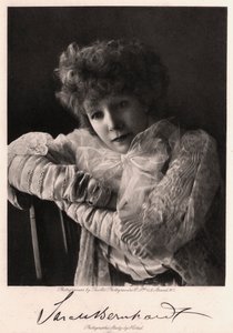 Sarah Bernhardt, fransk skuespillerinde, 1901. af Art Photogravure Co