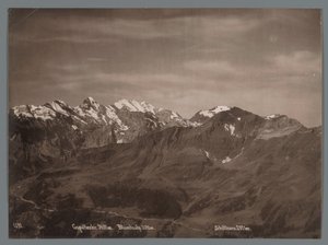 Udsigt over Gspaltenhorn, Blüemlisalp og Schilthorn i Berner Alperne Panorama af Jungfraukette (serietitel)
