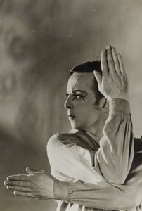 Postkort af Robert Helpmann (1909-86) i The Wanderer 1941