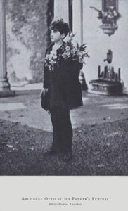 Ærkehertug Otto af Østrig ved sin fars begravelse i 1922 (s/h foto) af Austrian Photographer