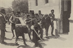 Anholdelsen af Gavrilo Princip efter at han myrdede ærkehertug Franz Ferdinand af Østrig i Sarajevo af Austrian Photographer