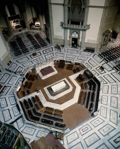 Udsigt over det ottekantede marmorkor lavet af Baccio Bandinelli (1488-1560) (Bartolommeo Brandini), inde i katedralen i Firenze (Duomo Santa Maria del Fiore). 1555, Firenze, Italien
