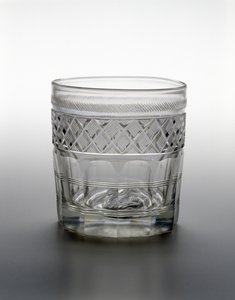 Tumler, ca. 1825 (blyglas med sulfid cameo portræt) af Bakewell and Page
