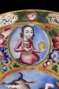 Skål med låg, underkop og ske med astrologisk dekoration, begyndelsen af 1800-tallet af Baqir