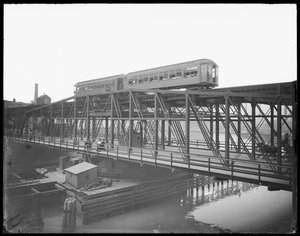 Elevator tog krydser Wells Street Bridge, Chicago, Illinois, USA, ca. 1905 (s/h foto) af Barnes and Crosby