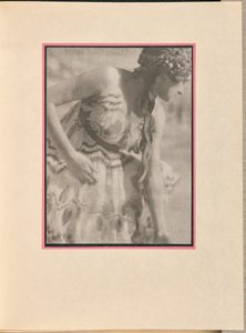 [Kvindelig danser som nymfe, bukker].