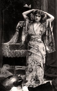 Phyllis Dare 1890-1975, engelsk skuespillerinde, 1906. af Bassano Studio