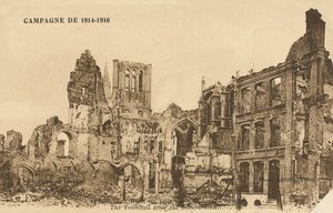 Hotel de Ville efter bombardementet, Ypres, 1915 af Belgian Photographer