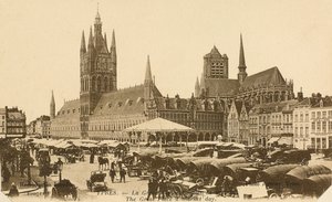 The Grand Place på markedsdagen, Ypres, Belgien