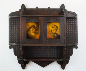 Hængende vægskab med keramiske plader, udskæring tilskrevet Mary Madeline Nourse, plaques til Artus van Briggle (1869-1904) 1887-99 (sort valnød og glaseret ler) af Benn attr.to Pitman
