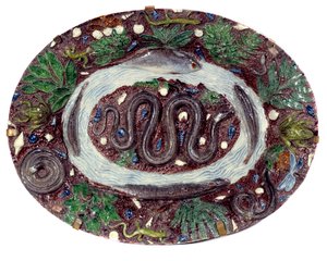 Fajancefad med slanger og batraciere. Diam 0,52 m 1500-tallet. Realiseret af Bernard Palissy (1510-1589) Sevres. Nationalmuseet for Keramik